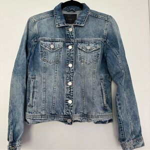 Blank NYC light/medium blue denim jacket in size small.